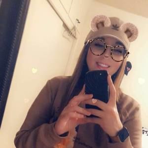 Meet your Posher, Roxana